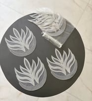 6'lı Dantel Kahve Sunumluğu 15x15 cm Asorti Desenli Dekoratif Bardak Altlığı