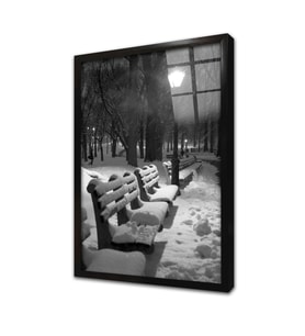 Gece Karlar Altında Banklar Çerçeveli Cam Tablo