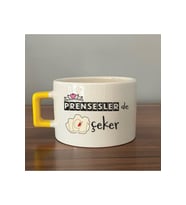 Prensesler De Nah Çeker Baskılı Mor Kulplu Kare Kupa - Komik Hediye Bardak Fincan Mug