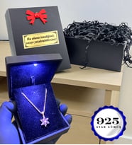 Işıklı Kutusunda 925 Ayar Gümüş Lotus Kolye - Size Özel Siyah Hediye Kutusunda