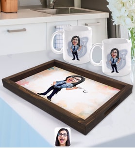 BK Gift Kişiye Özel Kadın Polis Karikatürlü Doğal Ahşap Tepsi ve 2’li Kupa Bardak Seti-1