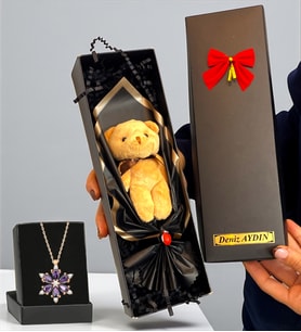 Kişiye Özel İsimli Peluş Ayıcık Buketi ve Gerçek Ametist Taşlı Lotus Kolye