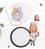 BK Gift Kişiye Özel Hemşire Karikatürlü Beyaz Kupa ve Ahşap Bardak Altlığı Hediye Seti-1