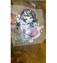 ÜTÜ İLE YAPIŞAN KAY KAY YAPAN KIZ TRANSFER BASKI ARMA 22X21 CM