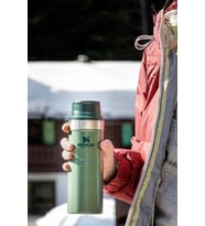 Stanley Classic Trigger Action Termos 0,47 L Yeşil