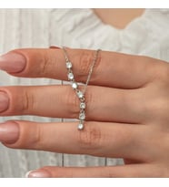 925 Ayar Gümüş Sıra Zirkon Taşlı Kadın Kolye