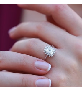 Zümrüt Kesim 1,25 Karat Tek Taş Model Sky Diamond Yüzük