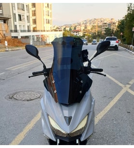 MOTOCAM Motolüx Mtx 125 Ön Cam 2022-2026 Model 65cm Siyah Renkli 4mm ORTA BOYLU