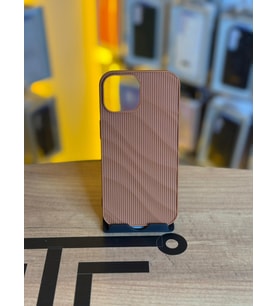 iPhone 15 Uyumlu Kaymaz Tırtıklı Dokulu Mat Kılıf (Kahverengi)