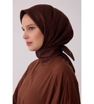 Belli Geometrik Desenli %100 Twill İpek Eşarp 4425D