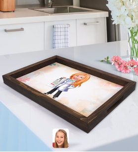 BK Gift Kişiye Özel Kadın Göz Doktoru Karikatürlü Doğal Ahşap Tepsi-1