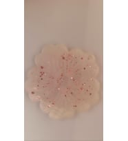 Sedefli Beyaz Üzerine Pembe Glitter Süslemeli Bardak Altlığı Çiçek Desen El Yapımı Epoksi Hediyelik