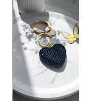 Zirkon Taşlı Siyah-Gold Renk Kalp Model Çanta Aksesuarı Ve Anahtarlık