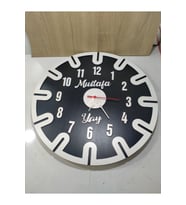 SALON DUVAR SAATİ MODERN ÇİZGİ KİŞİYE ÖZEL İSİM YAZILI GÖNDERİLECEKTİR.