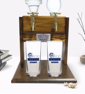 BK Gift Kişiye Özel Renkli Baskılı Aslan Sütü Tasarımlı İkili Rakı Bardağı ve Çift Musluklu Doğal Ahşap Rakı Standı-2 (Model 1)