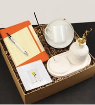 Dokulu Defter & Kalem & Standlı Tütsülük ve Vazo Seti & Fincan Hediye Seti