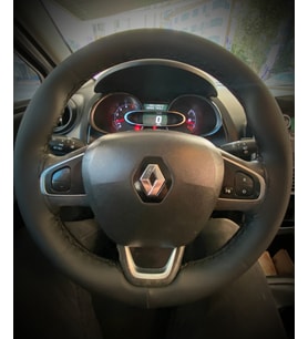 DİKİŞLİ DİREKSİYON KILIFI İTHAL SİYAH DERİ SİYAH DİKİŞLİ RENAULT CLİO İÇİN