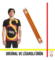Galatasaray Lisanslı Siyah Büyük Logolu T-Shirt ve Çubuklu Atkı