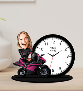 Kişiye Özel Karikatürlü Motorcu Kadın Ahşap Biblo Masa Saati