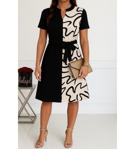 Kadın Kısa Kollu V Yakalı çift Renkli Desenli Beli Kuşaklı Atlas Elbise