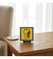 Estetik Atatürk İşlemeli Dekoratif Hatıra, Tarihi Değeri Yüksek Modern Masaüstü Süsü 10x10 cm