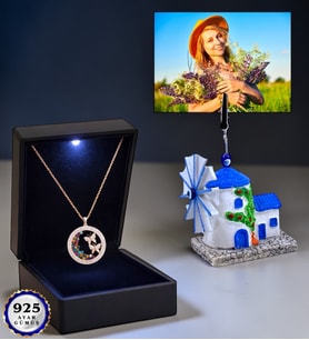 Size Özel Fotoğraflı Led Işıklı Kutusunda 925 Ayar Gümüş Kelebek Yuvası Kolye (Değirmenli)