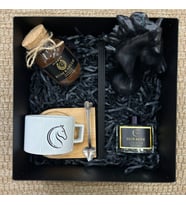 Prestige Box / At Figürlü Kokulu Mum, Ritim Türk Kahvesi, Ahşap Altlıklı Mıknatıslı Kaşıklı Porselen Fincan, Soft Özel Kokulu Çubuklu Koku