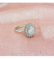 925 Ayar Gümüş Oval Zircon Taşlı Tektaş Yüzük