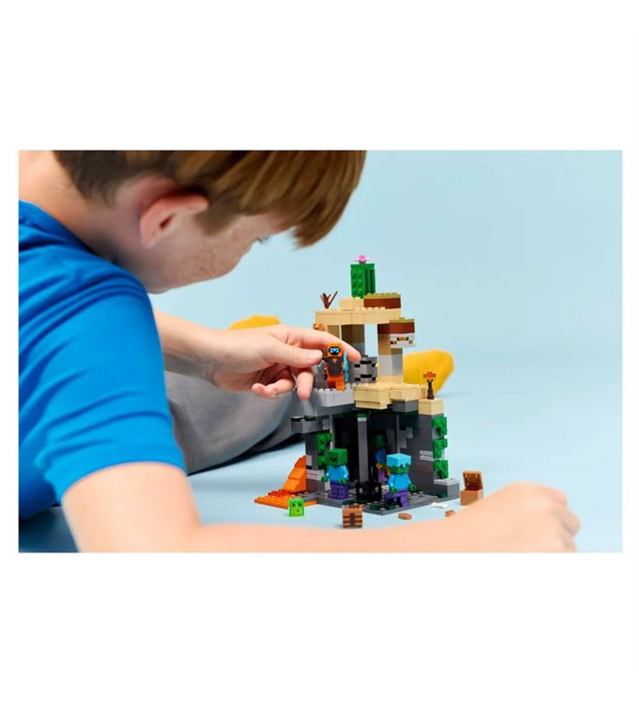 LEGO Minecraft Zombi Zindanı 21587