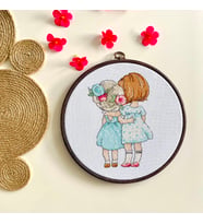 Seretamin Handmade Kız Kardeşler Arkadaşlar Kanaviçe Nakışlı Duvar Süsü