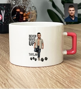 Kişiye Özel Karikatürlü Never Give Up Motivasyon Lüks Fincan Doğum Günü Hediyesi