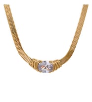 18 Ayar Altın Kaplama Oval Taş Gold Kolye – Premium Sarma Detaylı Model (Beyaz - Gold)