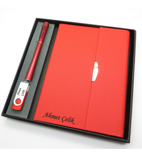 Signator® Codex  N204 Kişiye Özel Defterli Set - İsme Özel Kırmızı Kalem + İsme Özel Kırmızı Defter + İsme Özel 32 GB Usb Bellek İsme Özel Kutusunda Hediyelik Set (Karışık)
