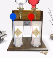 BK Gift Kişiye Özel Renkli Baskılı İsimli İkili Vodka Bardağı ve Çift Musluklu Doğal Ahşap Vodka Standı-109 (Model 1)