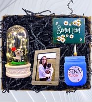 Kişiye Özel Fotoğraflı Set & Işıklı Tatlı Pandalı Fanus & Kokulu Mavi Mum