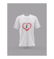 E Harfi Kalp Baskılı T-Shirt