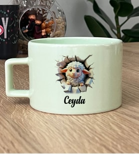 Kişiye Özel 3D Efektli Tatlı Kuzucuk Hediye Pastel Fincan İsimli İsim Yazılı (Yeşil)