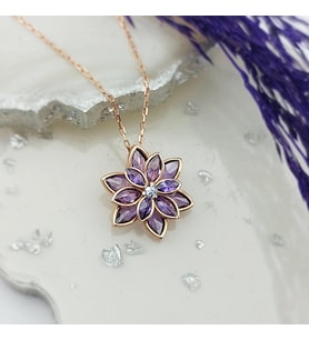 Vaoov 925 Ayar Gümüş Mor Taşlı Lotus Çiçeği Kolye (Rose)