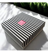 Flowingo Box Özel Gün Hediye Kutusu  Hijyenik Ped, Kişisel Bakım, Atıştırmalık, Bubble Mum