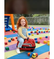 LuxeKid ABS Renkli Çocuk Valizi – Çocuklar İçin Şıklık ve Dayanıklılık