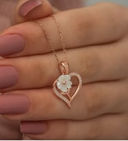 925 Ayar Manolya Çiçeği Kalp Kadın Gümüş Kolye