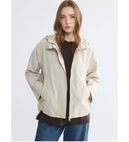 LCW Modest Bej Kapüşonlu Oversize Kadın Yağmurluk