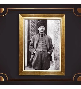 Özel Seri Paspartulu Çerçeveli Atatürk Tablo l663 (Gold)