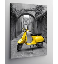 Kanvas Tablo Dar Sokakta Sarı Vespa