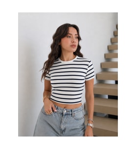 Basic Slim Fit Crop Tişört
