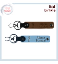 Şirket Çalışanlarına Türk Yazısı Hediye – İsme Özel 2’li Anahtarlık Takım, Açık Kahve-Mavi