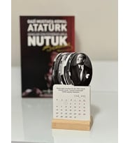 Lexroo 2026 Atatürk Takvimi Ahşap Ayaklı Atatürk Temalı Mini Özel Tasarım Takvim