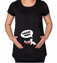 BK Gift Kişiye Özel İsimli Coming Soon Tasarımlı Siyah Hamile Tişört-1