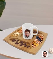 BK Gift Kişiye Özel Erkek Yüz Karikatürlü Beyaz Kupa ve Doğal Masif Ahşap 4 Bölmeli Sunum Tabağı Çerezlik Hediye Seti-1