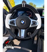 BMW F82 M4 Dikme Direksiyon Kılıfı Delikli Deri Parlak Siyah Beyaz Detay Çift Yüzük ve Dikiş 2013-2020